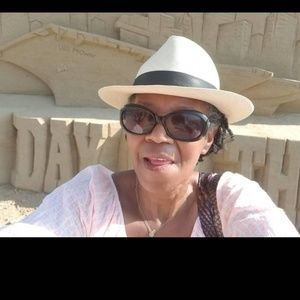 Meet your Posher, Debra